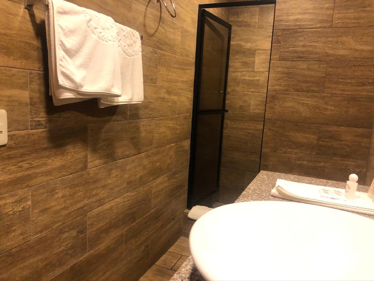 Hotel Ambassador Quito Extérieur photo
