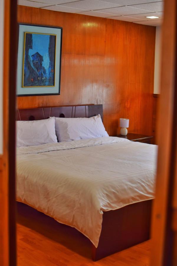 Hotel Ambassador Quito Extérieur photo