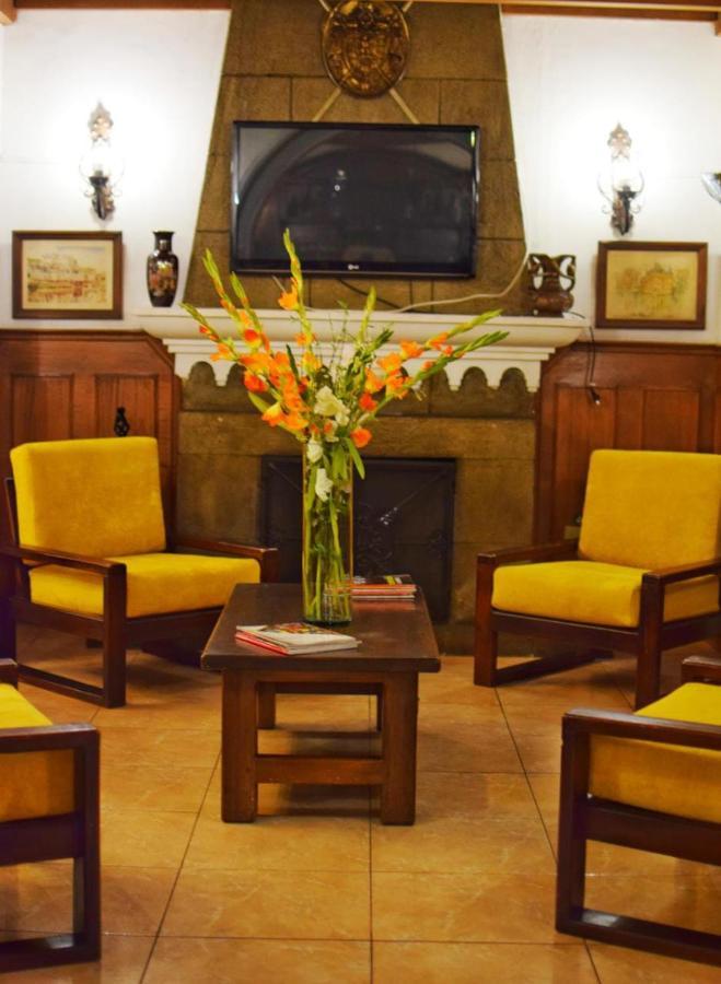 Hotel Ambassador Quito Extérieur photo