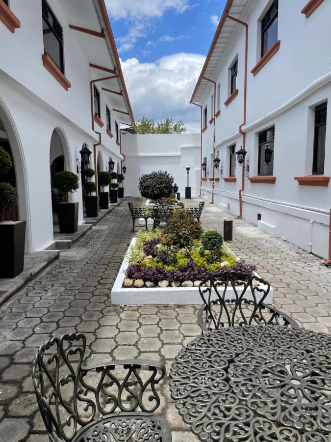 Hotel Ambassador Quito Extérieur photo