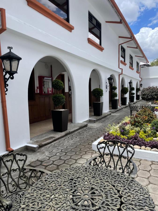 Hotel Ambassador Quito Extérieur photo