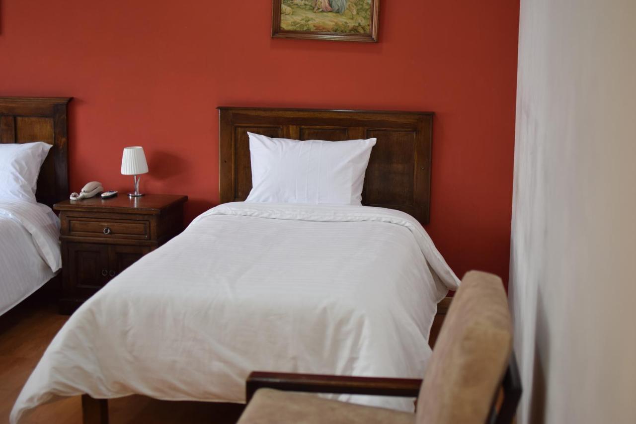 Hotel Ambassador Quito Extérieur photo