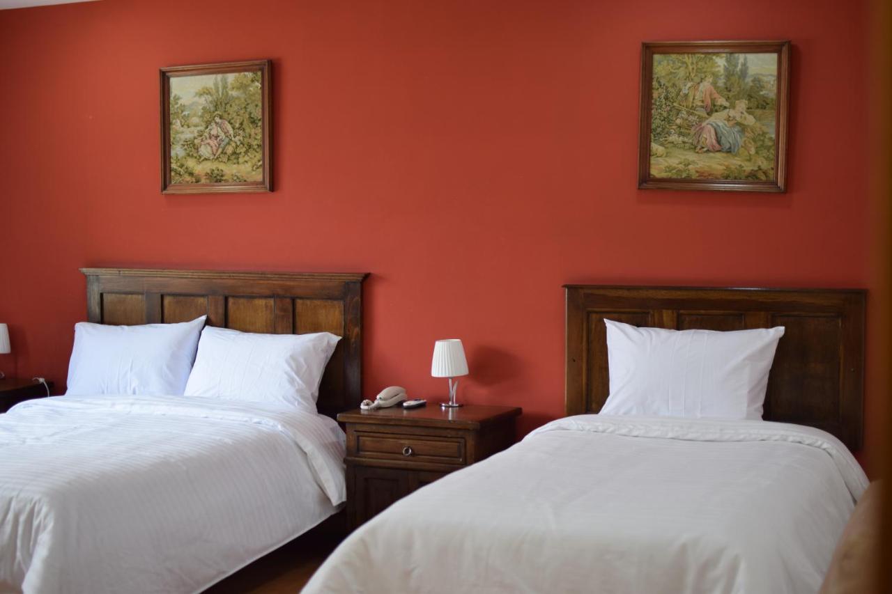 Hotel Ambassador Quito Extérieur photo